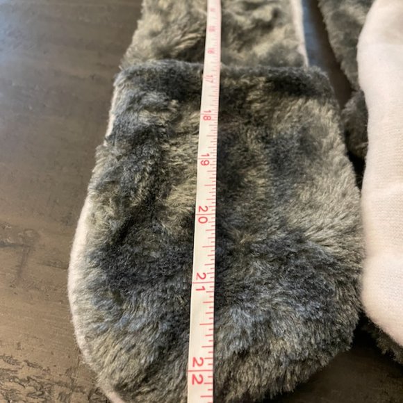 Animal Hat with Arms and Hand Pockets-New - Picture 6 of 7